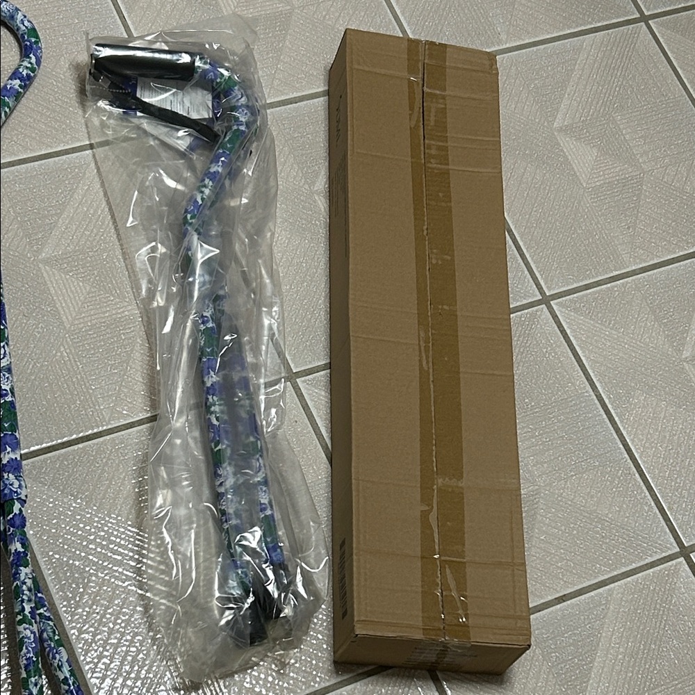 NEW BOX OF 4 adjustable foam grip walking Cane